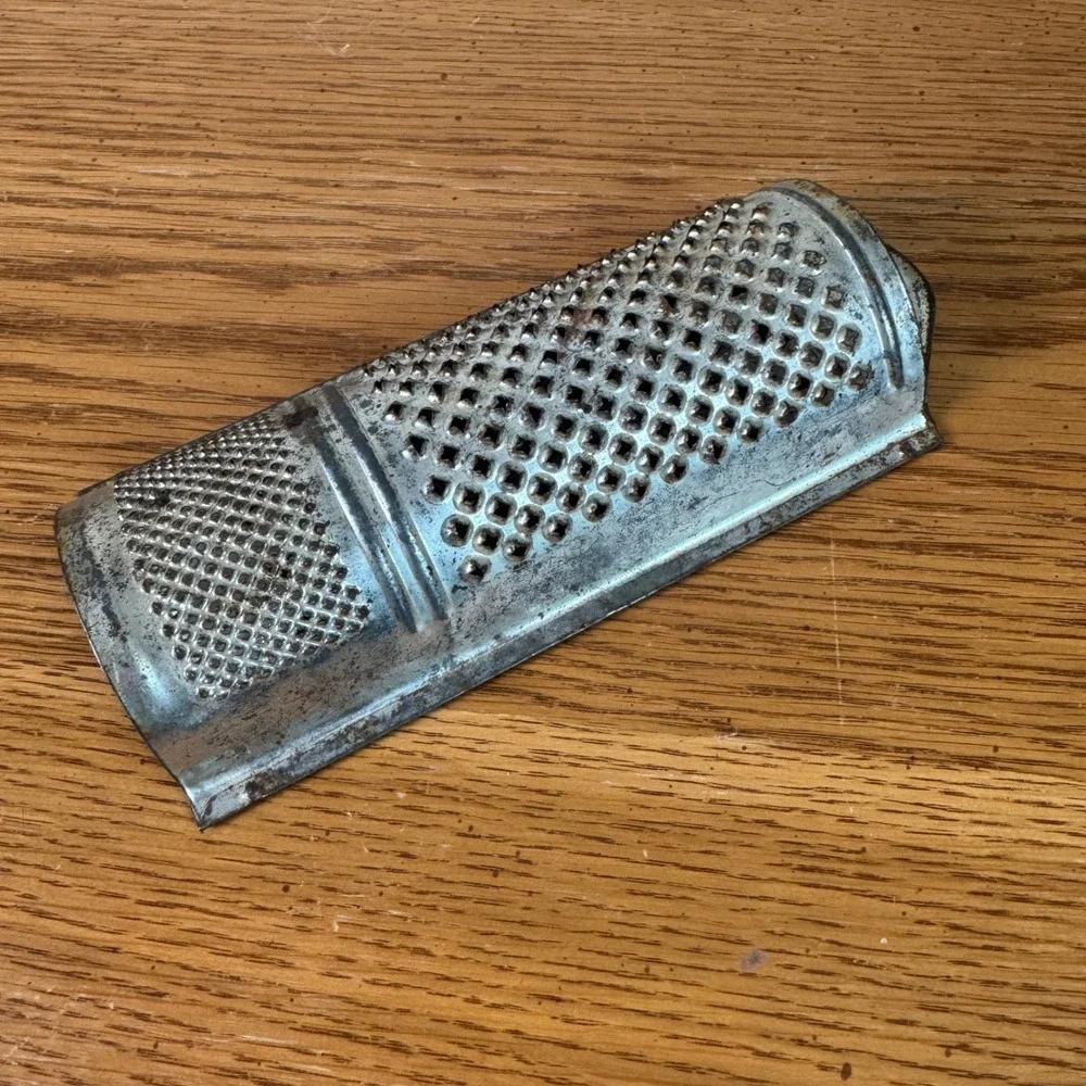 Vintage Metal Handheld Grater‎ Wall Hanging Primitive Kitchen Tool